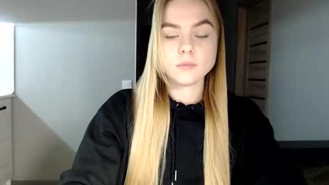 happy_fox_ online show from 20, 1, 2025