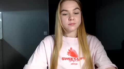 happy_fox_ online show from 28, 1, 2025