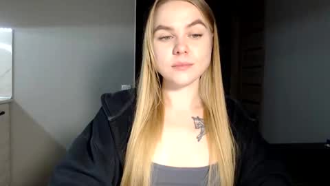 happy_fox_ online show from 17, 2, 2025