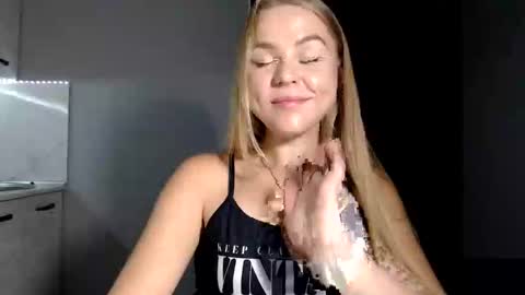 happy_fox_ online show from 25, 9, 2025