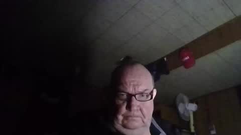 Snapshot of happyguy420fn chatting on 21, 3, 2026 happyguy420fn online show from 21, 3, 2026