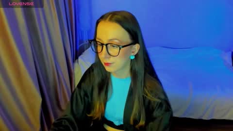 Stephanie online show from 4, 3, 2026