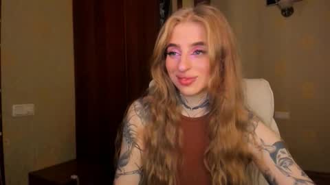 Snapshot of harley_kimm chatting on 24, 10, 2025 Julia online show from 24, 10, 2025