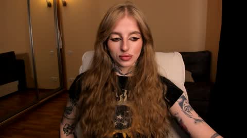 Julia online show from 7, 5, 2026