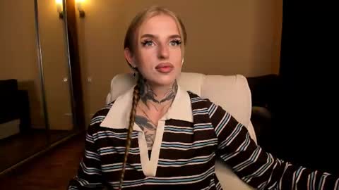 Snapshot of harley_kimm chatting on 19, 7, 2026 Julia online show from 19, 7, 2026