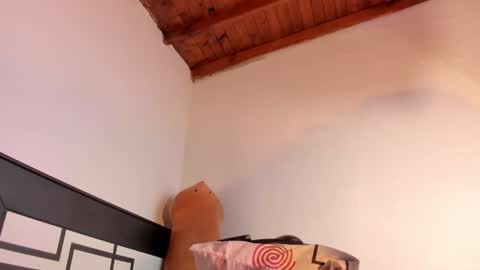 Annie online show from 5, 2, 2026