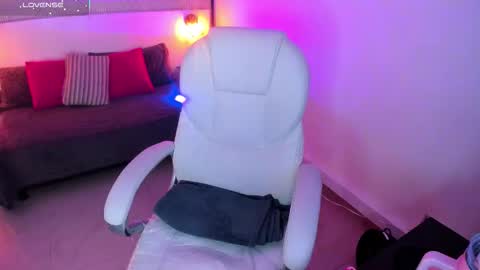 Harper  online show from 5, 10, 2025