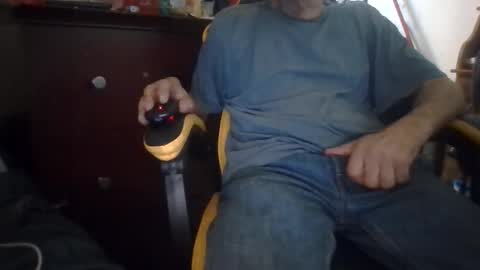 Snapshot of harry1cannary chatting on 24, 10, 2025 harry1cannary online show from 24, 10, 2025