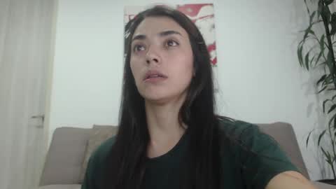 Snapshot of harrycum4you chatting on 15, 6, 2026 hannaandharri online show from 15, 6, 2026