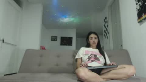 Snapshot of harrycum4you chatting on 5, 7, 2026 hannaandharri online show from 5, 7, 2026