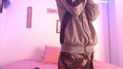 Snapshot of harrythomson1 chatting on 19, 12, 2024 harry thomson online show from 19, 12, 2024