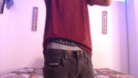 Snapshot of harrythomson1 chatting on 12, 1, 2025 harry thomson online show from 12, 1, 2025