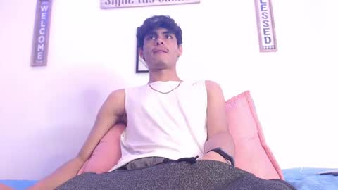 Snapshot of harrythomson1 chatting on 3, 3, 2025 harry thomson online show from 3, 3, 2025