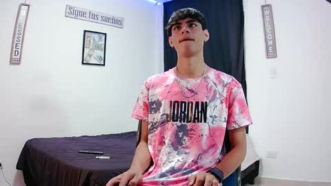 Snapshot of harrythomson1 chatting on 3, 11, 2025 harry thomson online show from 3, 11, 2025