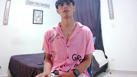 Snapshot of harrythomson1 chatting on 8, 11, 2025 harry thomson online show from 8, 11, 2025