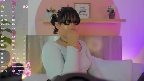 L A U R A online show from 29, 10, 2025