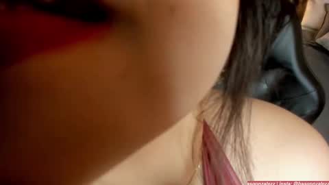 Snapshot of has_gonzalezz chatting on 23, 12, 2025 has_gonzalezz online show from 23, 12, 2025