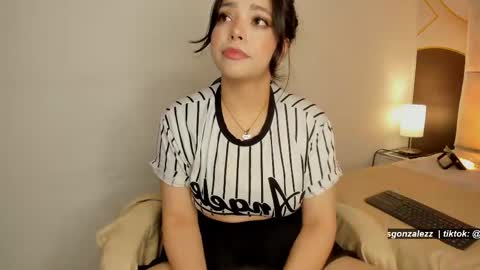Snapshot of has_gonzalezz chatting on 8, 5, 2026 has_gonzalezz online show from 8, 5, 2026