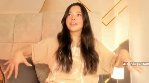 Snapshot of has_gonzalezz chatting on 5, 8, 2026 has_gonzalezz online show from 5, 8, 2026