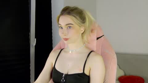 Anna online show from 3, 8, 2026