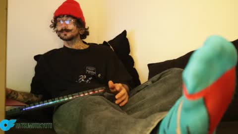 More content   2   online show from 30, 1, 2025