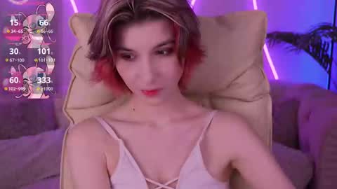 haylaamber online show from 4, 3, 2025