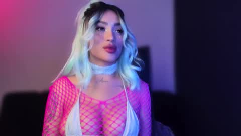 Snapshot of hazeeell chatting on 12, 9, 2025 Marie online show from 12, 9, 2025