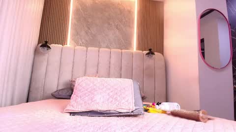 Snapshot of hazel_kataleya chatting on 4, 6, 2026 kataleya online show from 4, 6, 2026