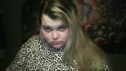 Hazeleyez97 online show from 2, 11, 2025