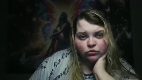 Hazeleyez97 online show from 6, 1, 2026