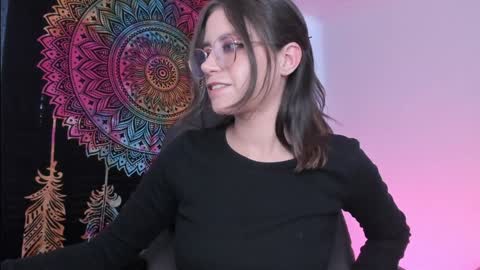 Snapshot of hazelkush00 chatting on 19, 12, 2024 HazelKush online show from 19, 12, 2024