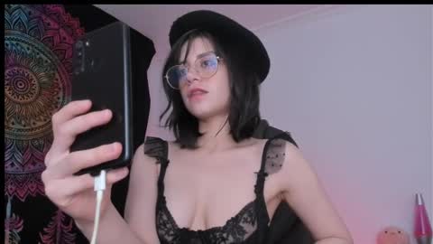 Snapshot of hazelkush00 chatting on 6, 3, 2025 HazelKush online show from 6, 3, 2025