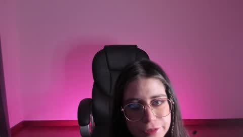 Snapshot of hazelkush00 chatting on 14, 10, 2025 HazelKush online show from 14, 10, 2025