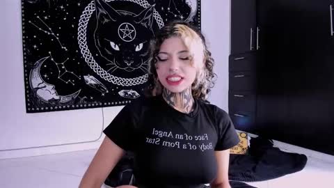 Snapshot of hazellwitch chatting on 5, 3, 2025 Hazell Witch online show from 5, 3, 2025