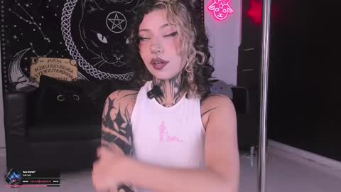 Snapshot of hazellwitch chatting on 17, 10, 2025 Hazell Witch online show from 17, 10, 2025