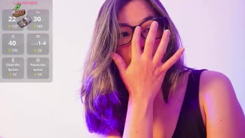 Snapshot of hearmymoans_18 chatting on 15, 11, 2025 hearmymoans_18 online show from 15, 11, 2025