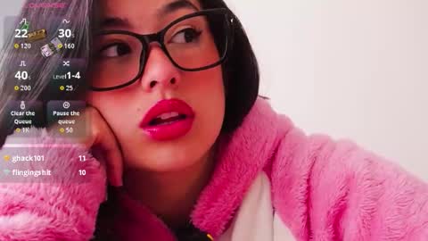 Snapshot of hearmymoans_18 chatting on 17, 11, 2025 hearmymoans_18 online show from 17, 11, 2025