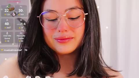 Snapshot of hearmymoans_18 chatting on 4, 12, 2025 hearmymoans_18 online show from 4, 12, 2025