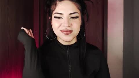 Snapshot of heatherdemonzx_ chatting on 16, 1, 2026 HEATHER DEMONZX Please help me to reach 100 thumbs up online show from 16, 1, 2026