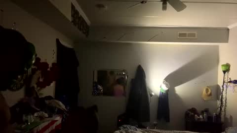 Snapshot of heatskii chatting on 19, 11, 2025 heatskii online show from 19, 11, 2025