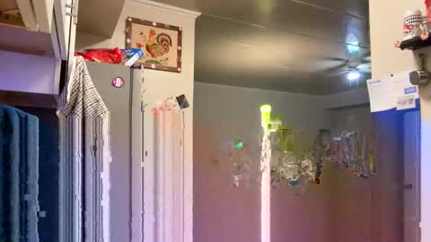 Snapshot of heatskii chatting on 23, 11, 2025 heatskii online show from 23, 11, 2025