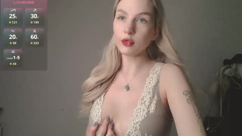 Akemi instinthemoodforlooove online show from 10, 4, 2026