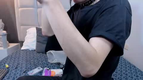 Keira Hecate online show from 13, 2, 2025