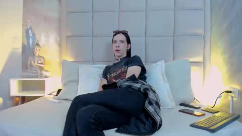 Keira Hecate online show from 27, 10, 2025