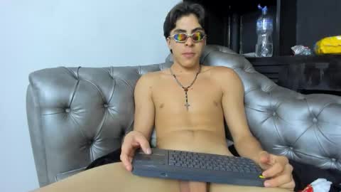 Snapshot of heellboy_ chatting on 5, 11, 2025 heellboy_ online show from 5, 11, 2025