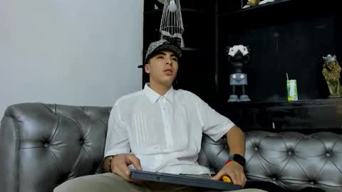 Snapshot of heellboy_ chatting on 27, 11, 2025 heellboy_ online show from 27, 11, 2025