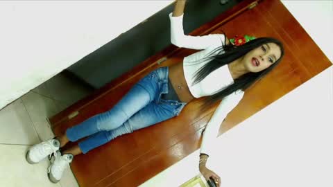 Snapshot of heidy_hotxxx chatting on 4, 12, 2024 heidy online show from 4, 12, 2024