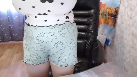 Snapshot of helen_bee chatting on 25, 9, 2025 Tanya online show from 25, 9, 2025