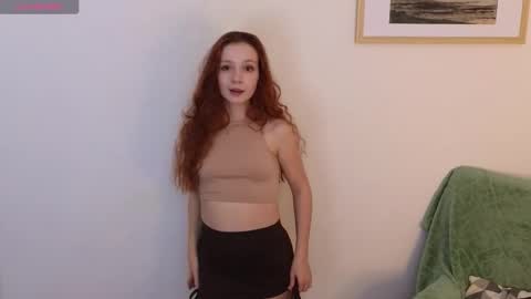 Snapshot of helen_fefrs chatting on 7, 11, 2025 Bella online show from 7, 11, 2025