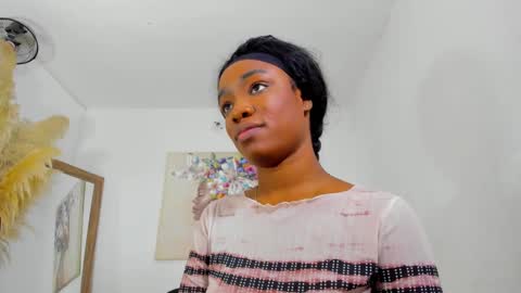 Snapshot of helena_copper chatting on 6, 3, 2025 HELENA COPPER online show from 6, 3, 2025